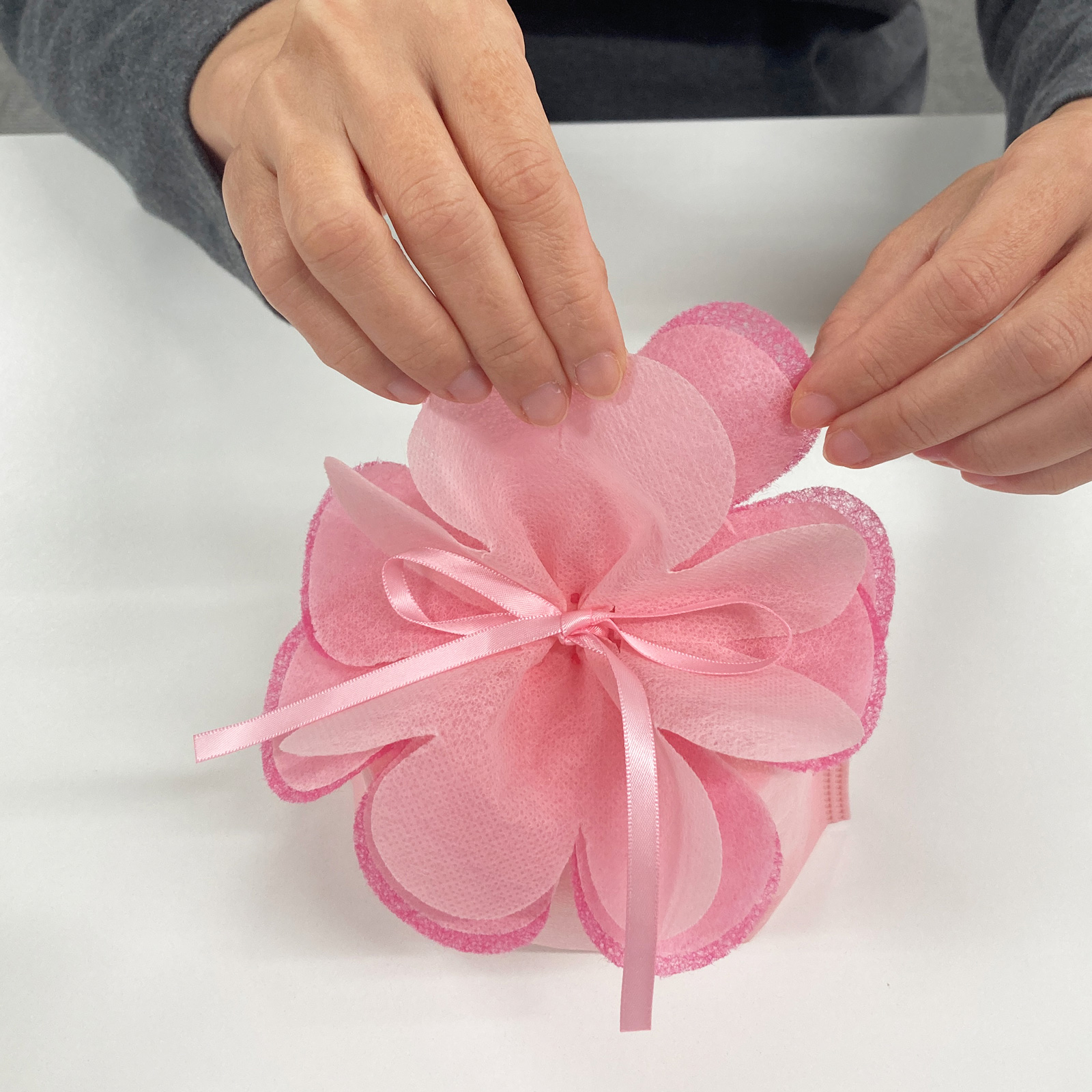 ブルーミング巾着　大　20枚入～｜ラッピング資材の仕入れならラッピングの森｜俯瞰から見た画像