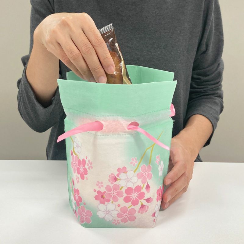 ラッピング｜【春ギフト】巾着（特小）桜びより柄｜不織布ラッピング袋｜20枚入～